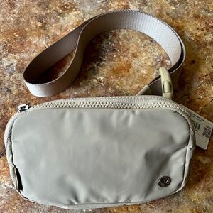 Lululemon Everywhere Belt Bag Fanny Pack Backpack Crossbody Bag 1L NWT